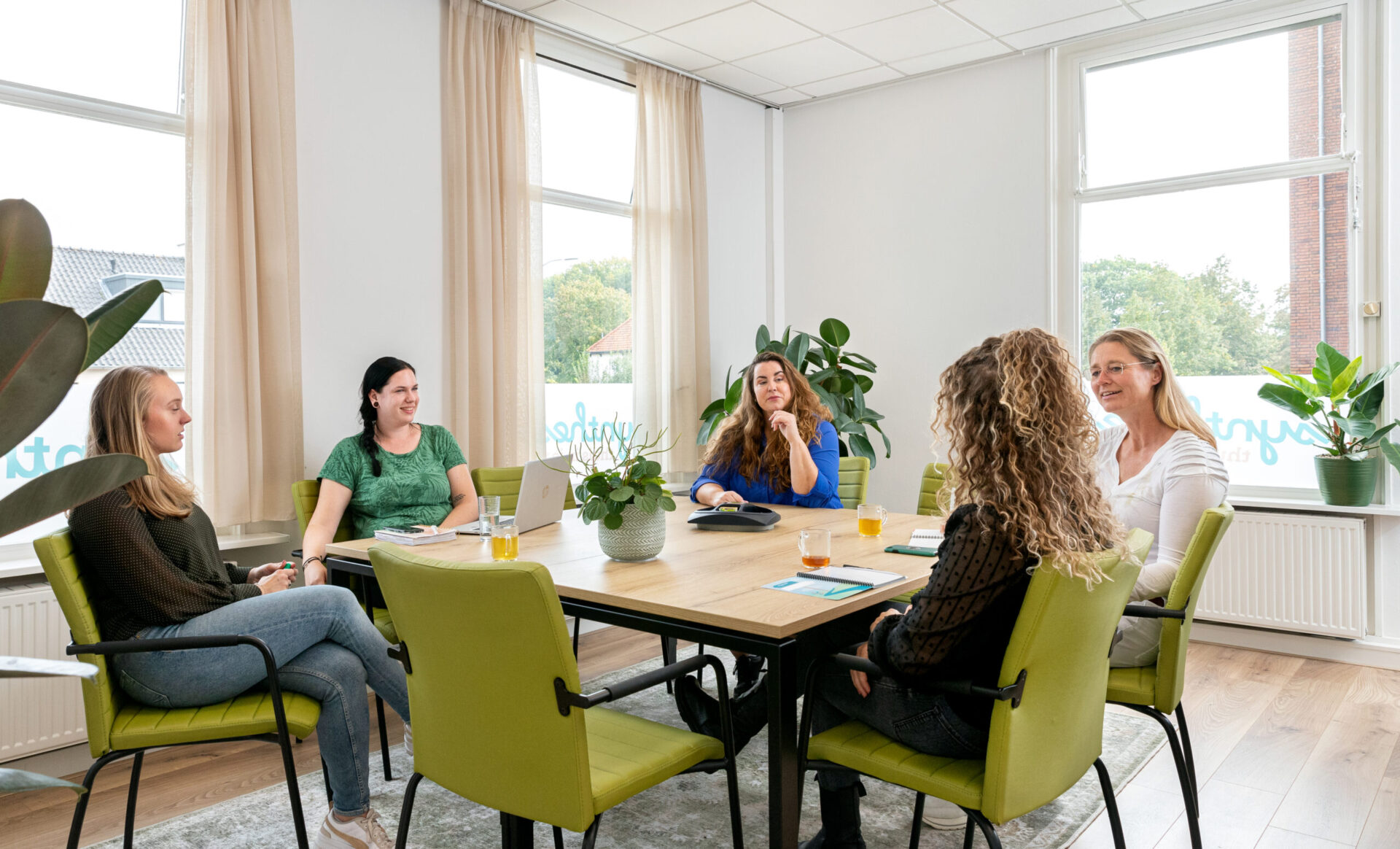 Foto team Gennep Synthese in gesprek